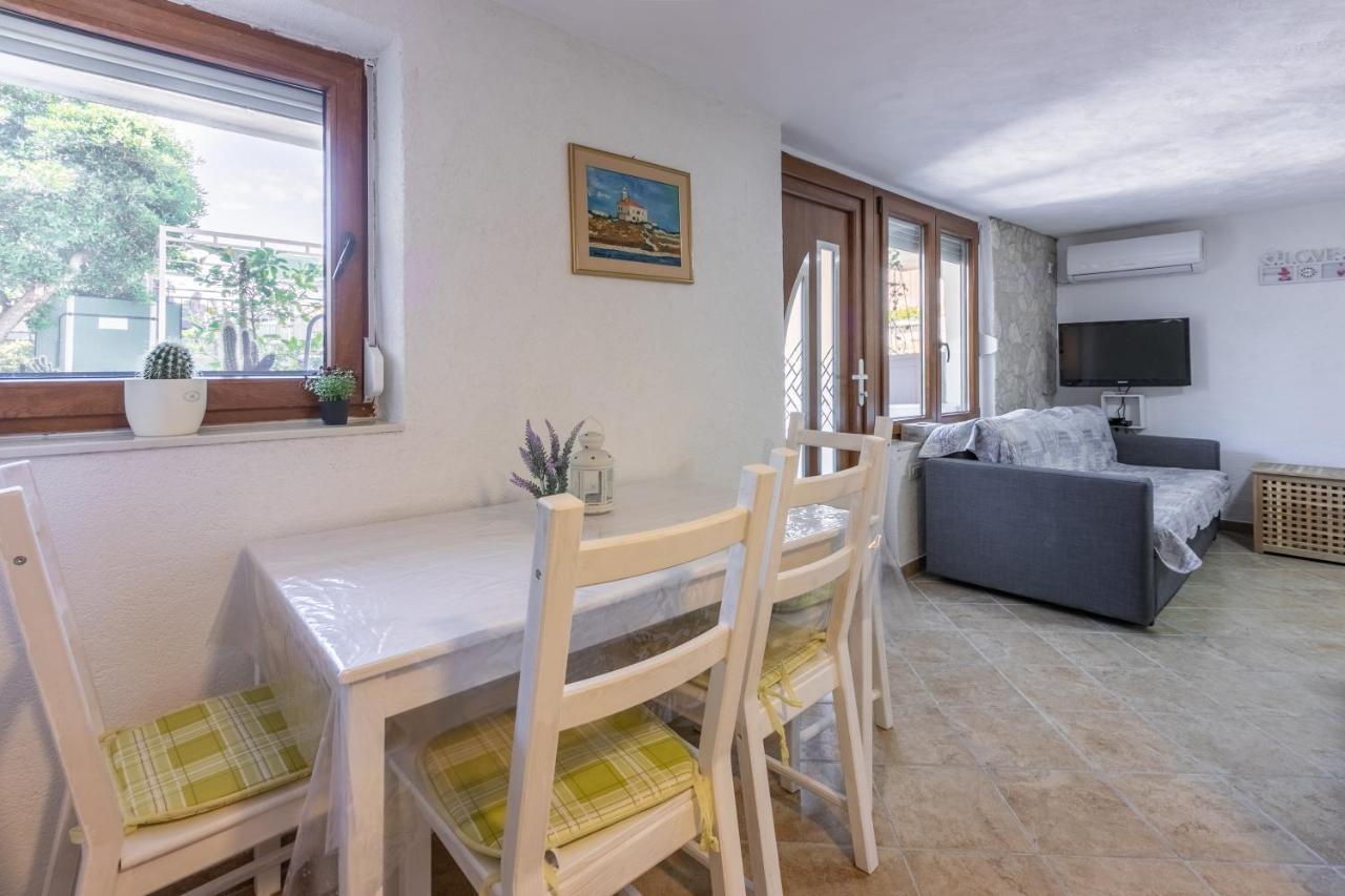 Apartments Kira ซริกเวนิซา ภายนอก รูปภาพ