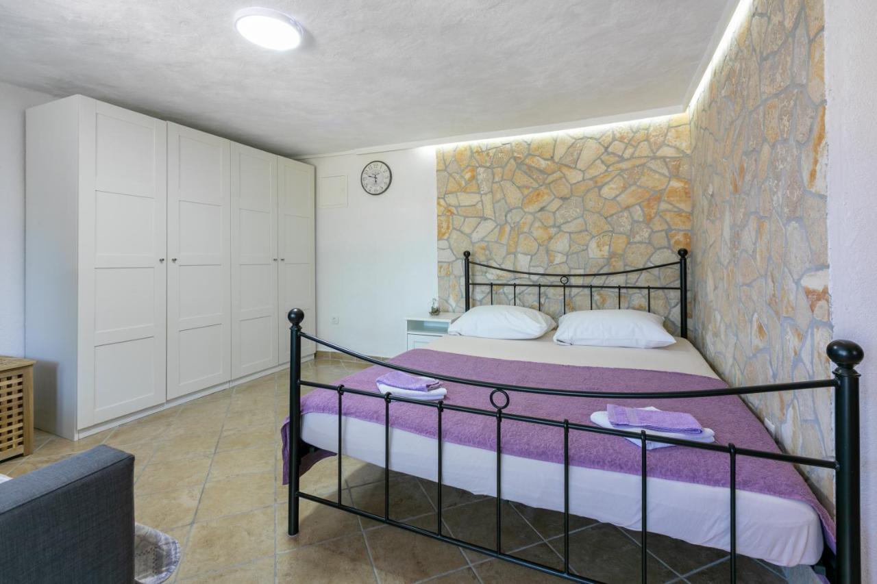 Apartments Kira ซริกเวนิซา ภายนอก รูปภาพ