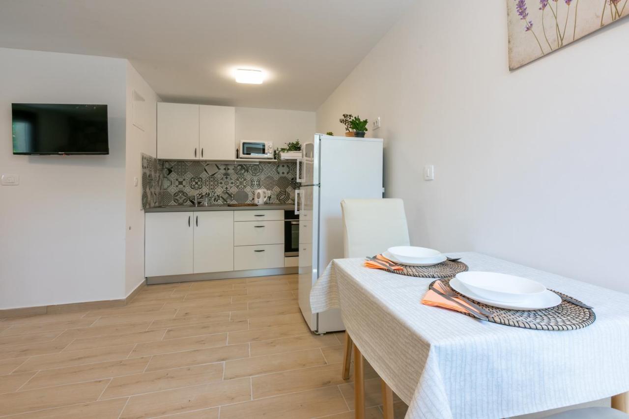Apartments Kira ซริกเวนิซา ภายนอก รูปภาพ