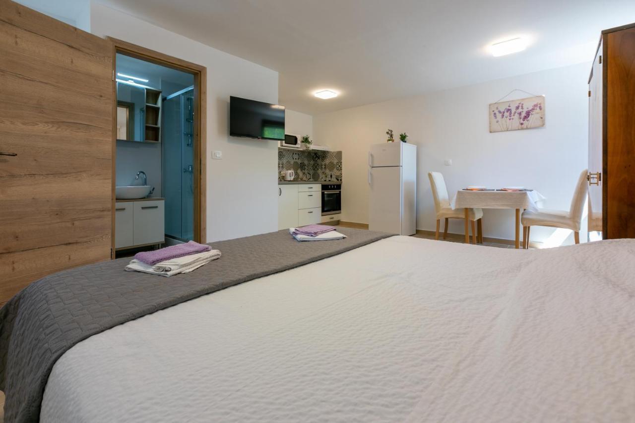 Apartments Kira ซริกเวนิซา ภายนอก รูปภาพ