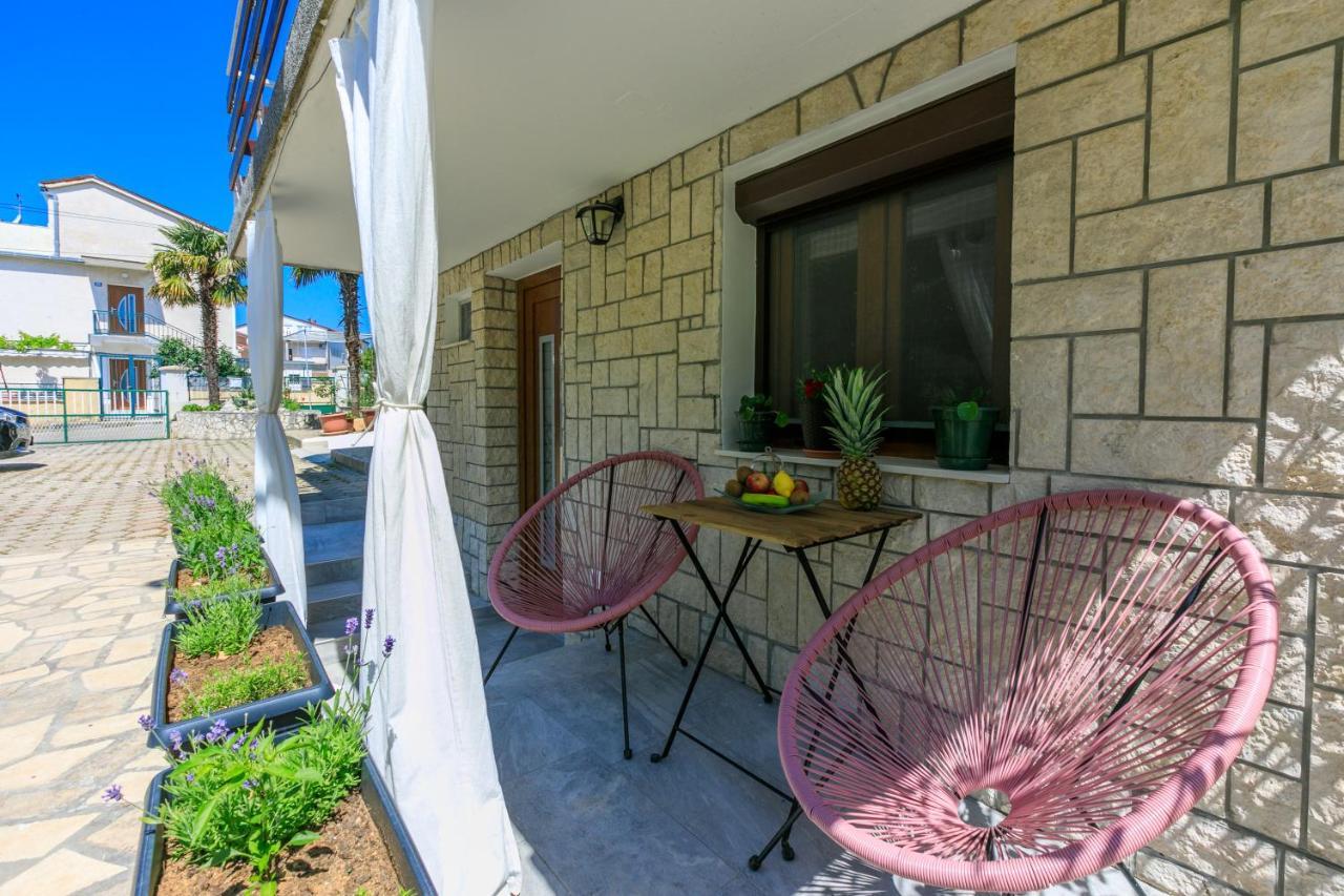 Apartments Kira ซริกเวนิซา ภายนอก รูปภาพ