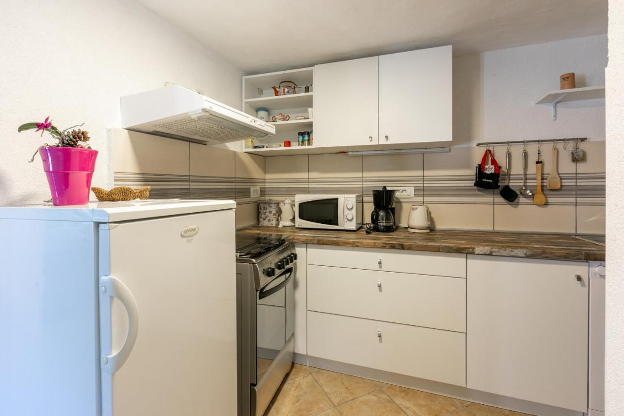 Apartments Kira ซริกเวนิซา ภายนอก รูปภาพ
