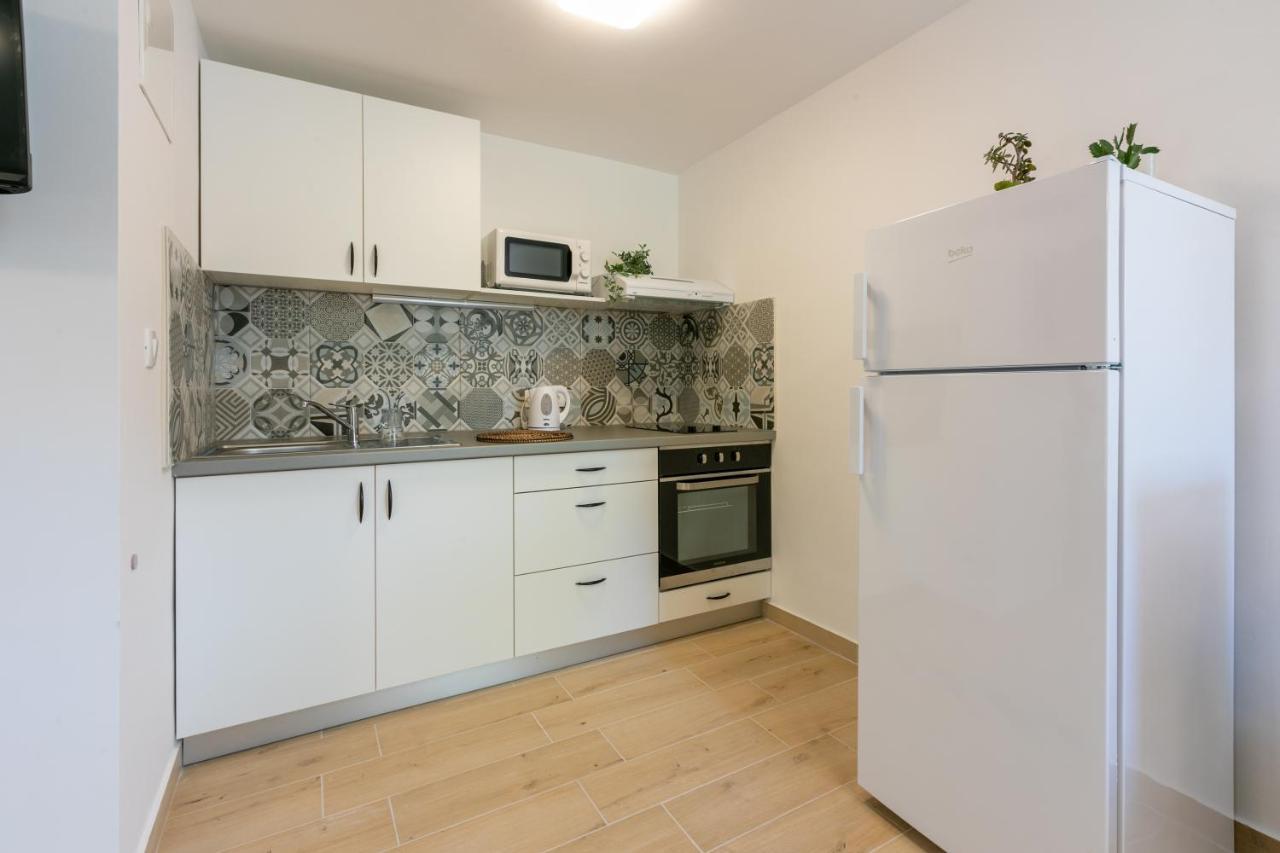 Apartments Kira ซริกเวนิซา ภายนอก รูปภาพ