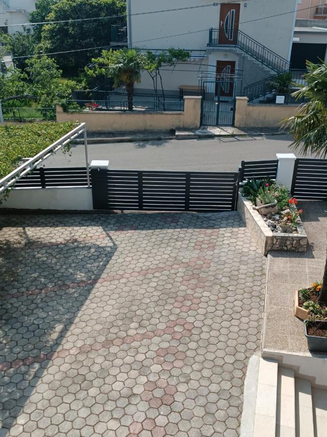 Apartments Kira ซริกเวนิซา ภายนอก รูปภาพ